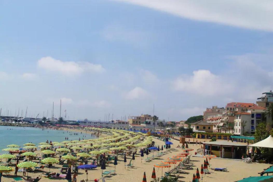 Giardino In Citta; Centralissimo Sanremo Eksteriør billede